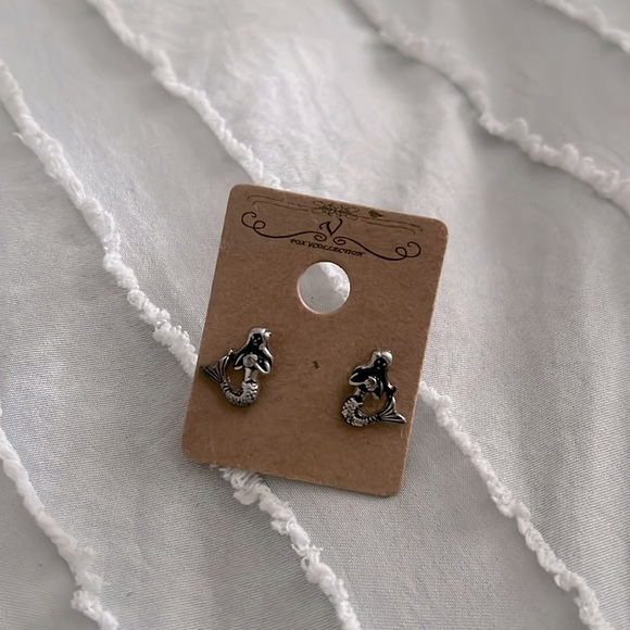 Jewelry - MERMAID EARRINGS FOR SALE. (never worn) only selling for $10!